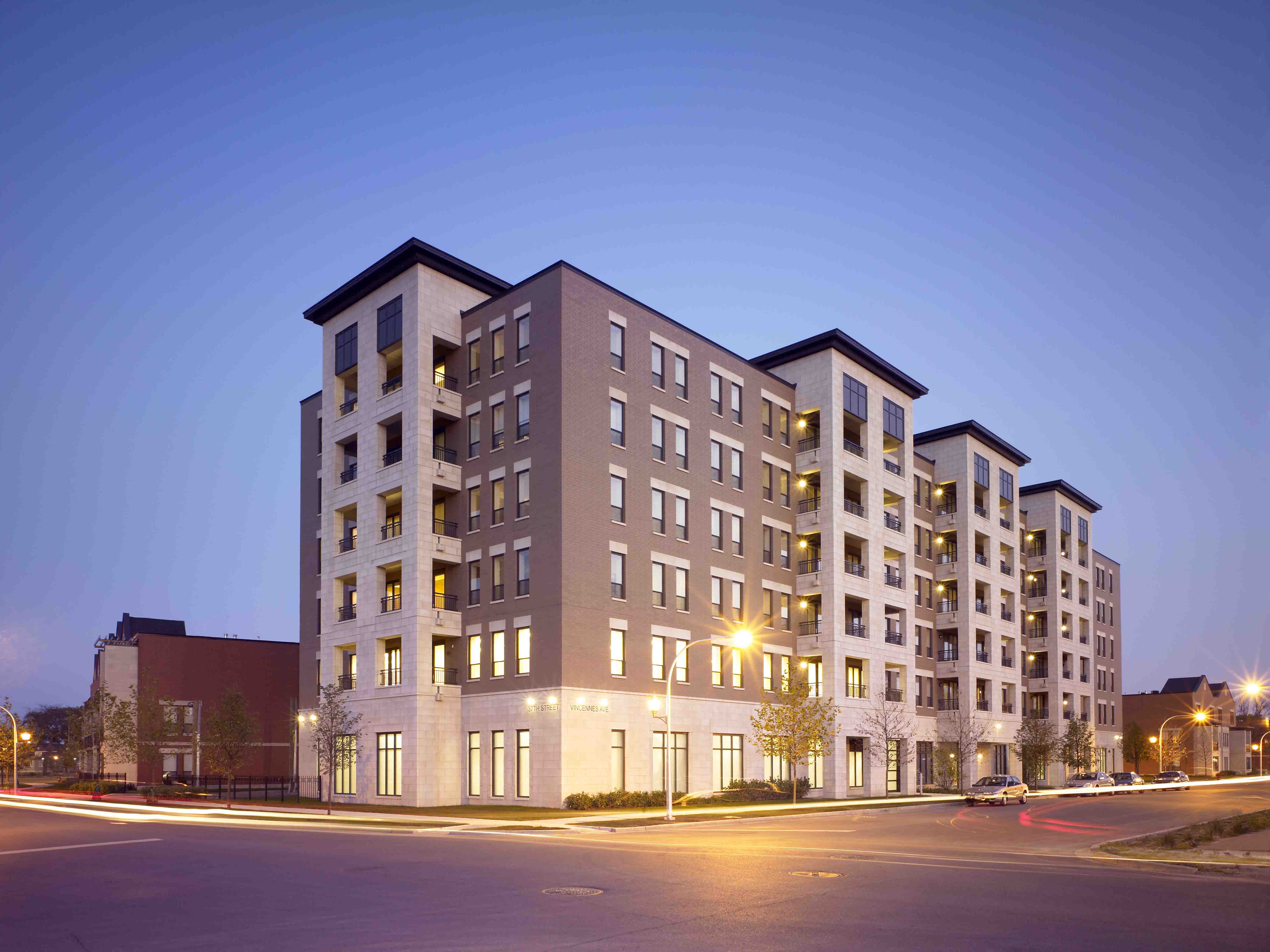 Apartments in Chicago, IL Oakwood Shores Apartments